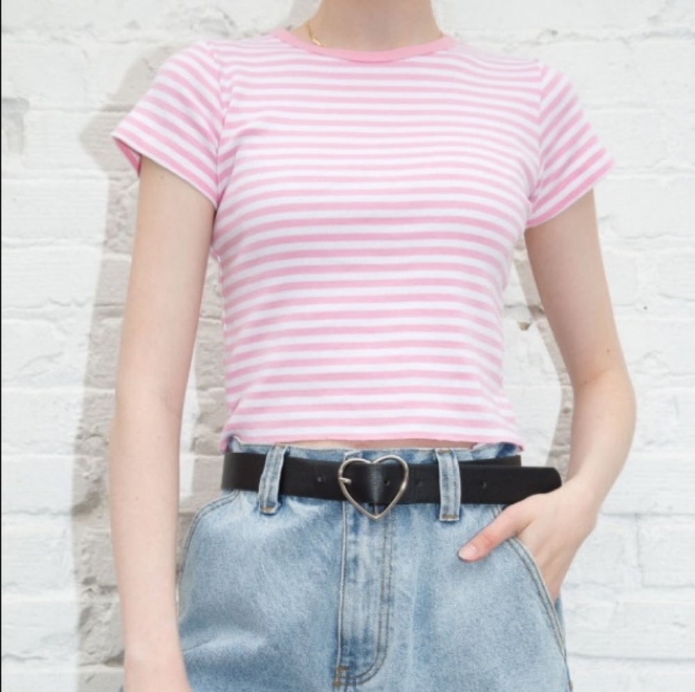 🎀 💚🎉 Brandy Melville Hailie Top 🎉💛 🎀